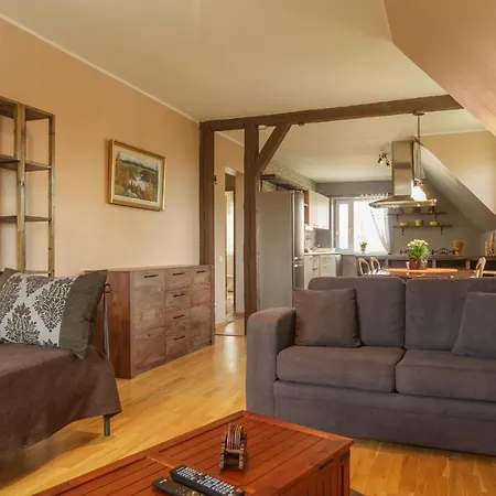 Aisa Family With Sauna Apartmán